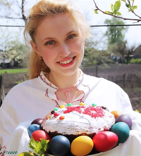 СЛАВЯНСКИЕ ДЕВУШКИ ВО ВСЕЙ КРАСЕ
