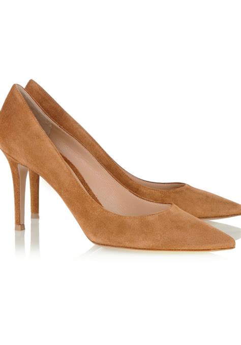 Camel ist die Schuh-Farbe: Hier sind die coolen Modelle von Luxus bis ...