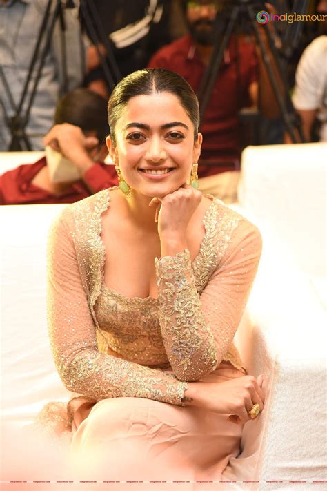 Rashmika Mandanna Actress HD photos,images,pics and stills-indiglamour
