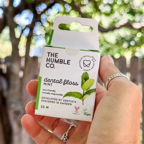 13 Vegan Floss Brands (Cruelty-Free & Eco-Friendly)