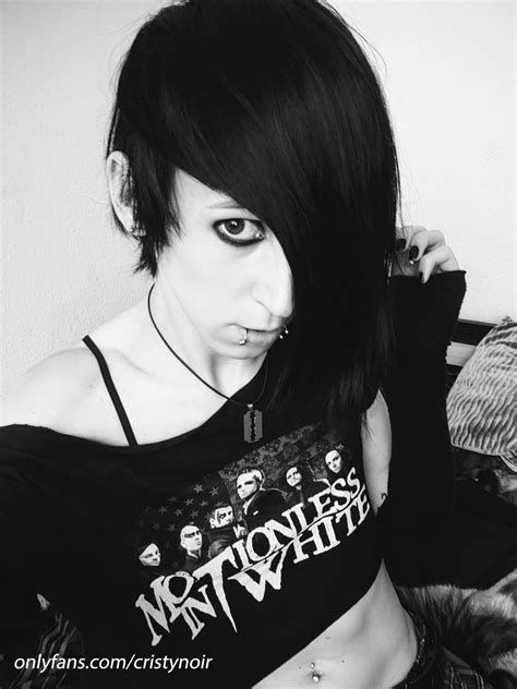 Hey guys do you like EMO femboys? :P : r/femboy