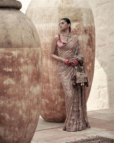 Iconic Sabyasachi Sarees Are Perfect For Summer Soirees & Cocktail ...