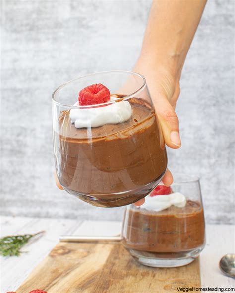 Avocado Chocolate Mousse - Veggie Homesteading