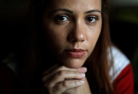 Brazilian immigrant mom heads to court to get her son back - CBS News