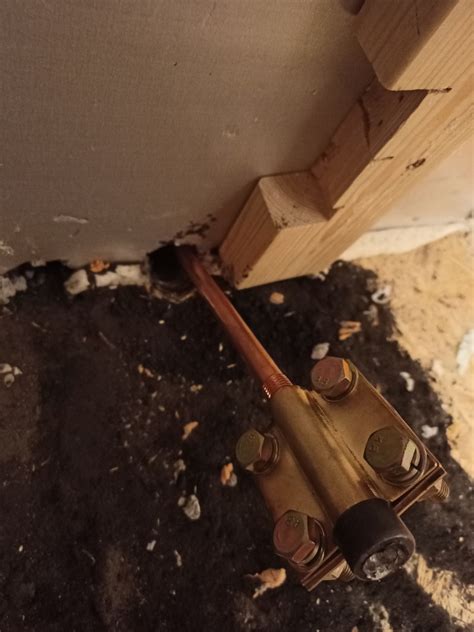 Сделал заземление в гараже. Авто к концу недели должно приехать ...