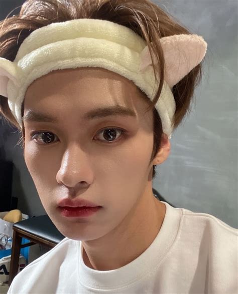 love to lay / minsung | Lee know stray kids, Minho, Lee know
