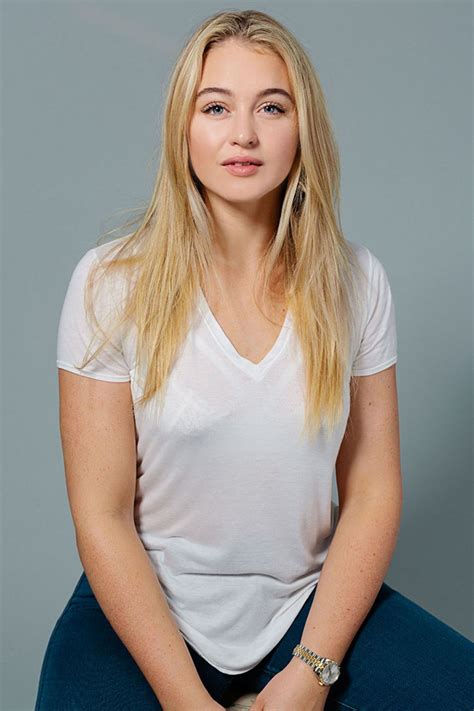 Iskra Lawrence | the Fashion Spot