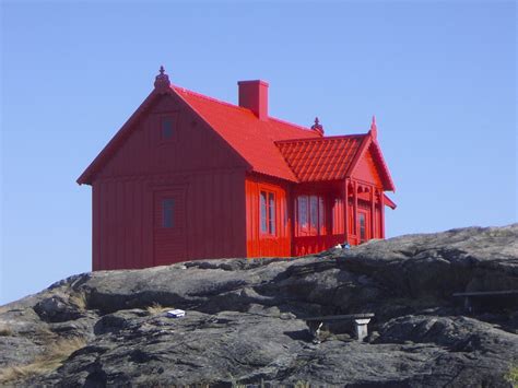 redhouse.jpg « MyConfinedSpace