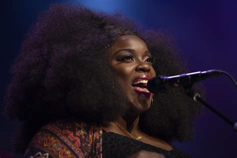 British singer/songwriter Yola makes her ACL debut - Austin City Limits
