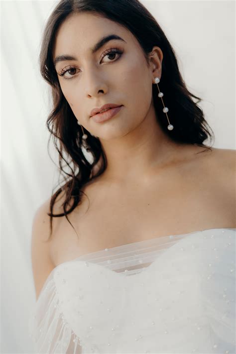 Accessories — Find your wedding dress