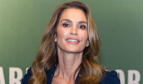 Cindy Crawford lifts lid on skin regimen that turns back clock at 57 ...
