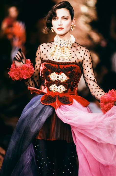 Christian Lacroix, un couturier dimenticato: scopri la sua storia