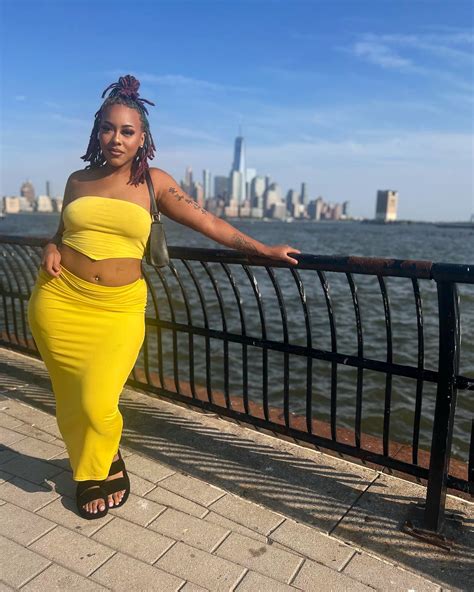 TW Pornstars - 2 pic. Big Booty BeBe 🍑. Twitter. follow me on IG