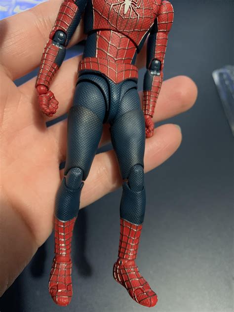 Disappointed. Expected better quality control for a 90$ figure : r