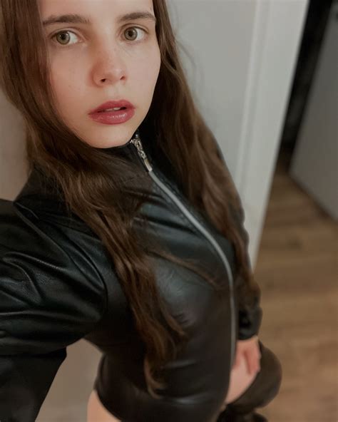 Melody Moon (@themelodyonline) • Instagram photos and videos