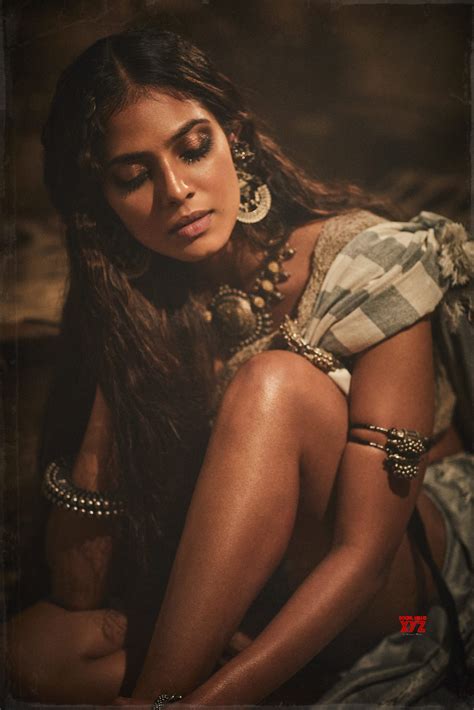 actress malavika mohanan hot hd stills  drop dead gorgeous