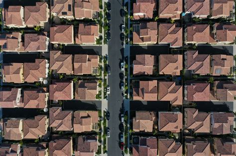 Banks uncover loophole to buy home loans at below-market prices | Crain