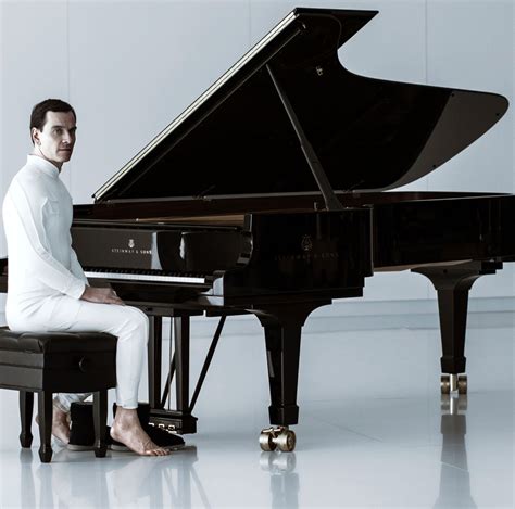 Michael Fassbender: "Alien: Covenant" Promo Collection