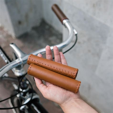 Велосипедные грипсы 13 см VELO коричневые прошитые 22698 купить в ...