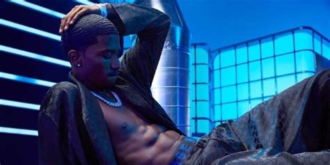 Savage x Fenty Mens: Рианна создаст нижнее белье для мужчин