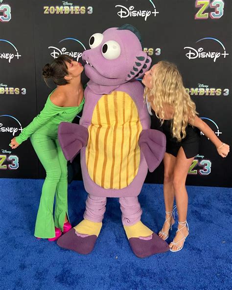 Peyton Elizabeth Lee 07/20/2022 • CelebMafia