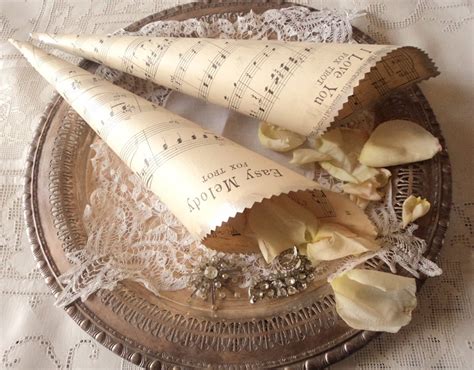 Love Songs. 50 Antique Sheet Music Wedding Confetti Cones | Конфетти ...