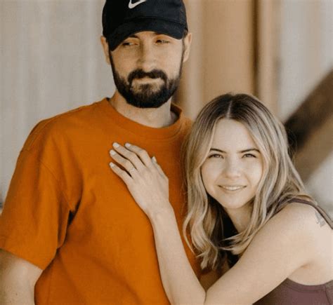 Bobbi Althoff Net Worth: TikToker who interviewed Drake in bed - Pop Creep