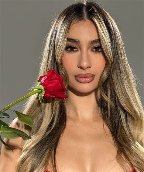 EVA MARIE NAVARRO (@evanavarro_) • Instagram photos and videos