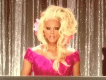 Sashay Away GIF - RuPaul Sashay SashayAway - Discover & Share GIFs