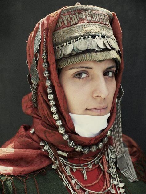 Armenian women in traditional garments [543x720] humanart /u ...