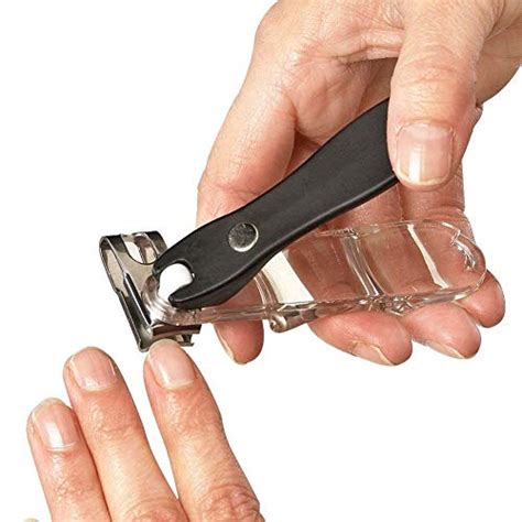 Best Toenail Clippers for Elderly: Reviews and Buying Guide - Hunter Games Magazine