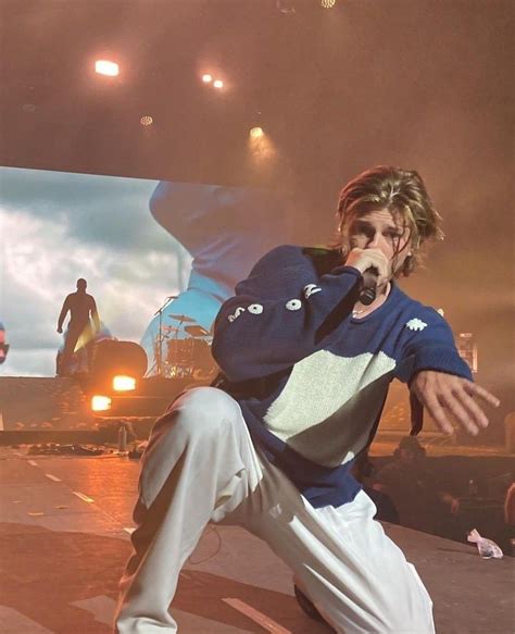 Pin by Gabriella on man in music | Aesthetic guys, Concert fits ...