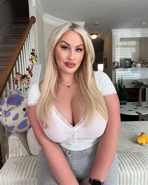 Allex Smith (@lexibunni.official) • Instagram photos and videos