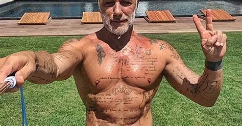 Танцующий миллионер: Джанлука Вакки станцевал на каблуках и в женском ...