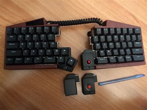 Ultimate Hacking Keyboard V2