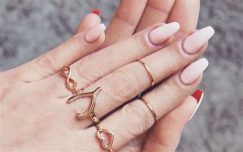 Nailboutin manicure. Paznokcie inspirowane kultowymi [12] | Papilot