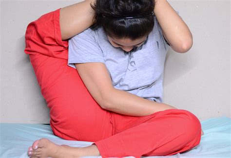 How to Put Both of Your Legs Behind Your Head: 4 Steps - wikiHow