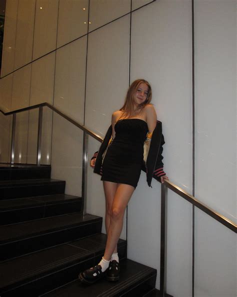 Chloe May (@chloe__may_) • Instagram photos and videos