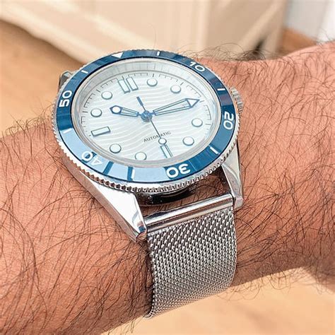 How to Install Your Milanese Loop Watch Strap In 6 Easy Steps