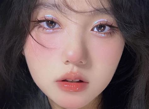 5 Tips Douyin Makeup Look, Riasan Wanita Asia yang Vira...