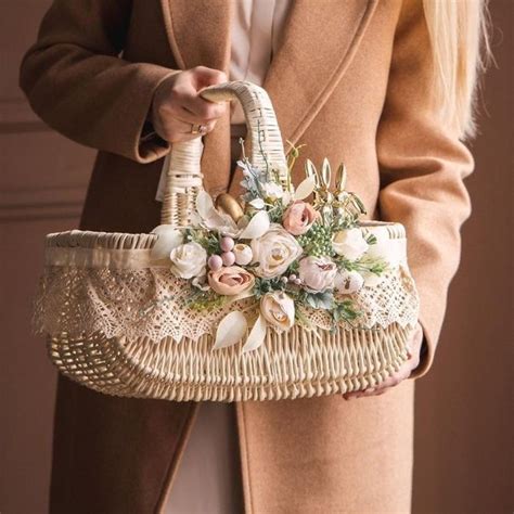 Pin by Алёна Олейник on пасха | Basket decoration, Decorating easter ...