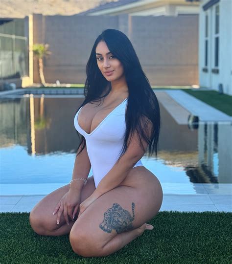 Katherine Moore (@katyvettee) • Instagram photos and videos