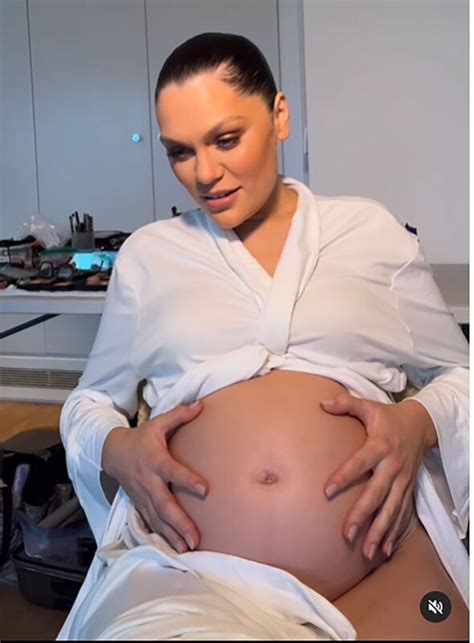 Pregnant Jessie J shows off huge baby bump in naked bath snaps ...