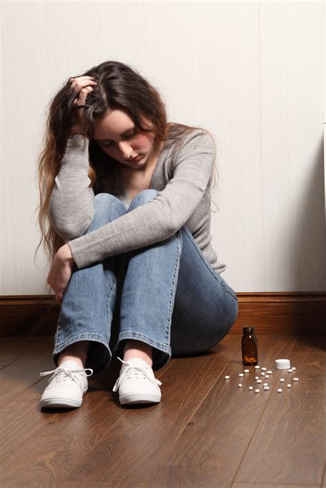 Drug Use in Teens Associated With Depressive Symptoms - The Right Step