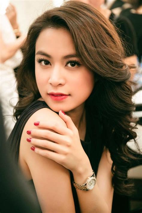 Tiểu sử ca sĩ Hoàng Thùy Linh | Người Nổi Tiếng