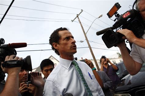 Anthony Weiner To Begin 21-Month Prison Sentence For Sexting 15-Year