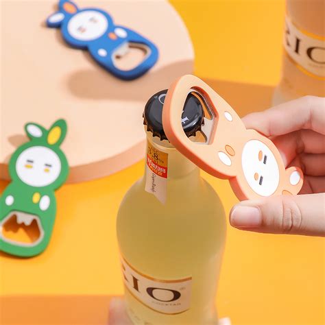 dung cu mo nap chai bia hoat hinh dang yeu gimme