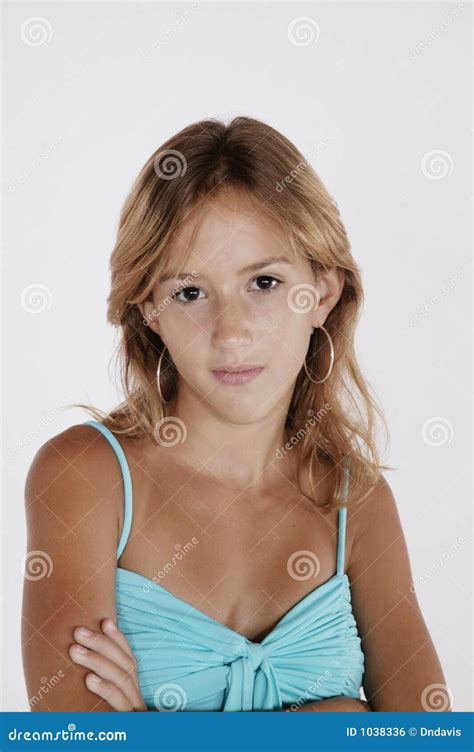 Verticale de préadolescent photo stock. Image du enfants - 1038336