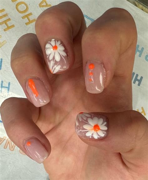 flower nails   absolutely blooming