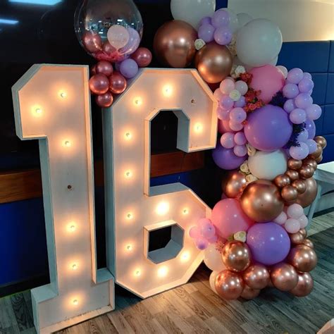 Sweet 16 Balloon Decorations